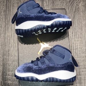 Jordan retro 11 “midnight navy”